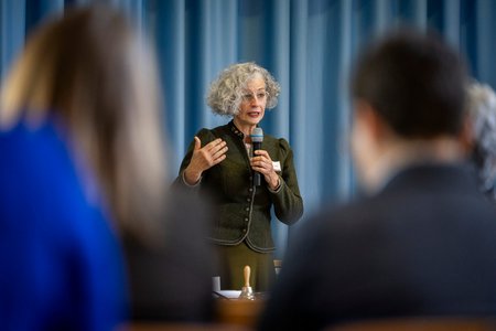 Prof. Dr. Walburga Hoff